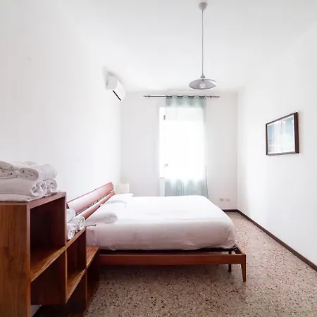 Hbhall Residenze Darsena * Милан