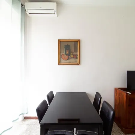 Hbhall Residenze Darsena Apartment *